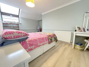 Osbornes Court- click for photo gallery